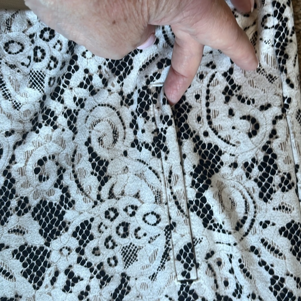 Chicos print legging🖤🤍🤎 - Picture 3 of 6